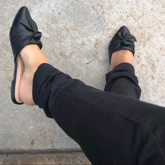 Last 1♥️vegan Black Leather Knot Up Flat Mules - Picture 7 of 7